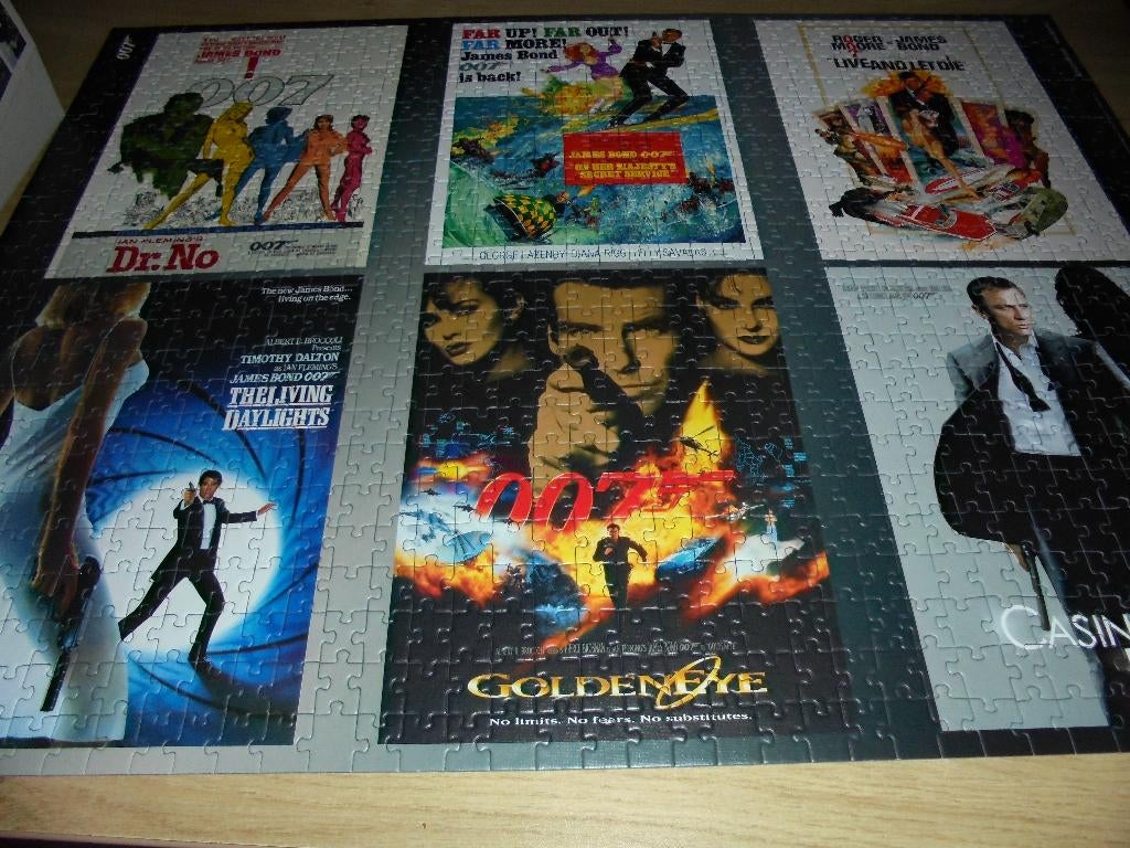 complete James bond puzzel, Ophalen of Verzenden, 500 t/m 1500 stukjes, Zo goed als nieuw, Legpuzzel