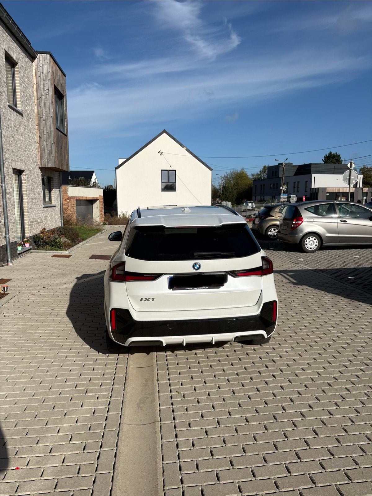 BMW IX1 eDrive20 M Sport, Autos, Achat, Alcantara, Noir, 5 portes