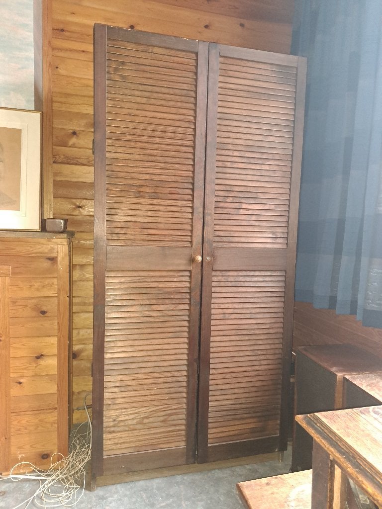 Linnenkast met twee deuren en legplanken, Huis en Inrichting, Ophalen, 50 tot 100 cm, 150 tot 200 cm, 50 tot 75 cm