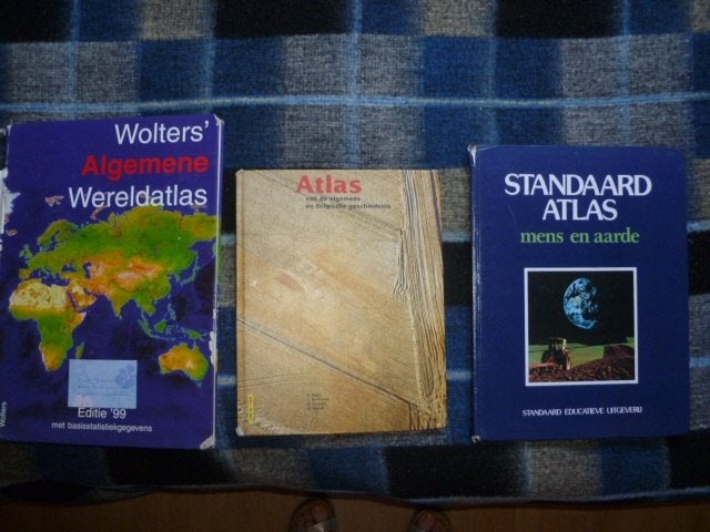 4 Atlas boeken. 10 euro samen, Livres, Atlas & Cartes géographiques, Enlèvement ou Envoi