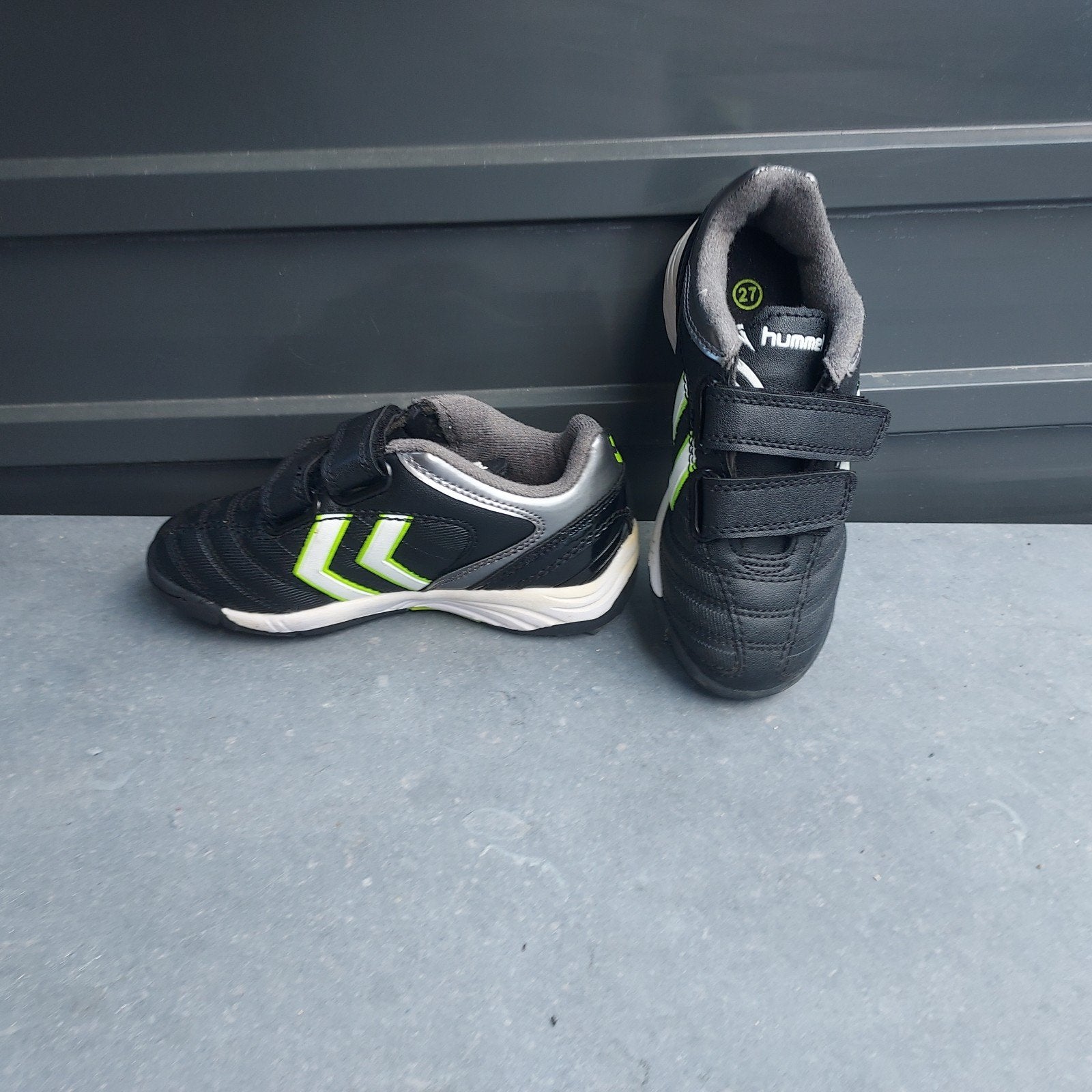 Chaussures de sport outdoor enfant taille 27 Hummel Turf, Sports & Fitness, Enlèvement ou Envoi, Neuf, Autres types
