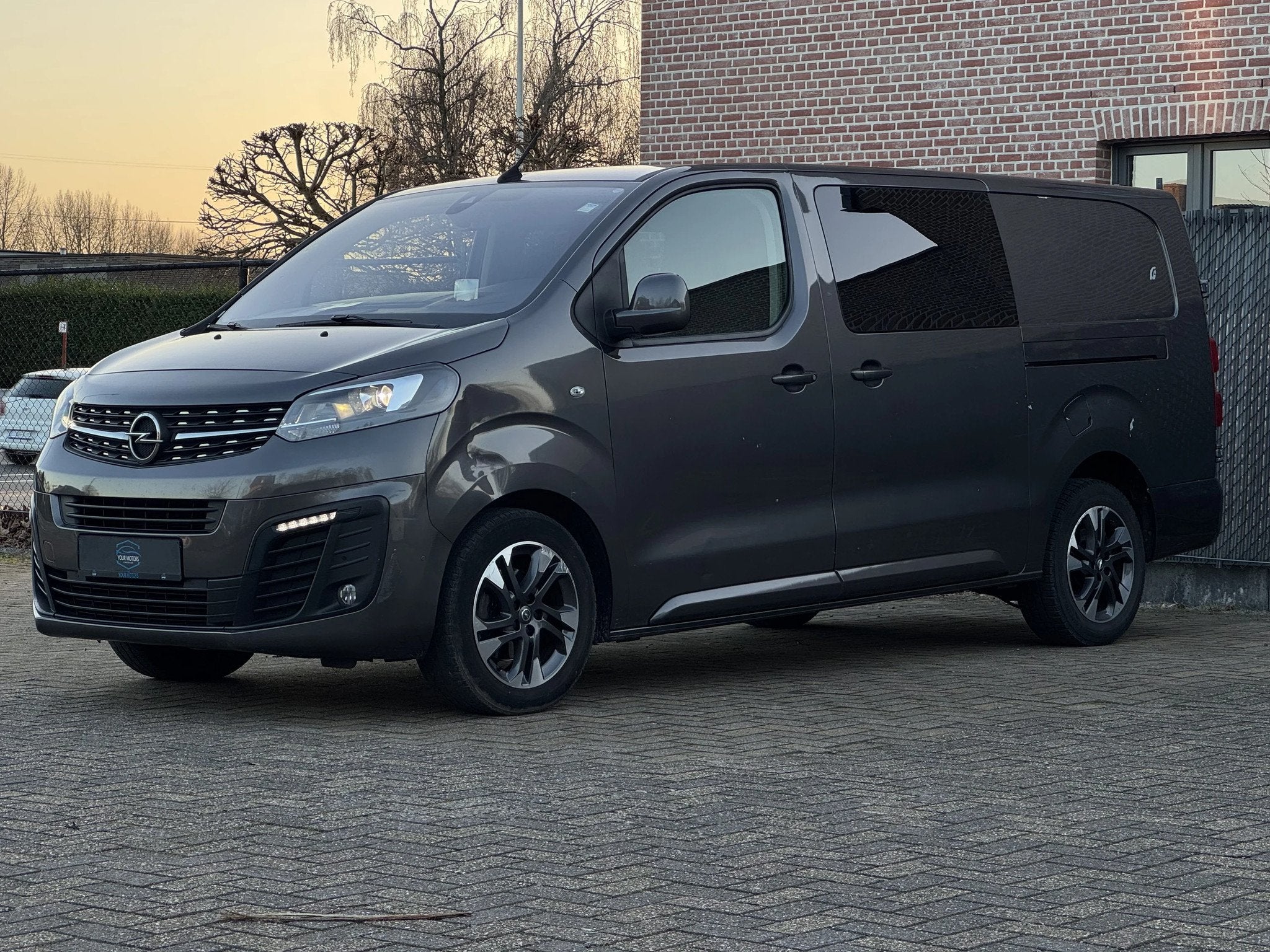 Opel Vivaro 2.0 L3 Double cabine, Autos, 177 ch, Argent ou Gris, Achat, Euro 6