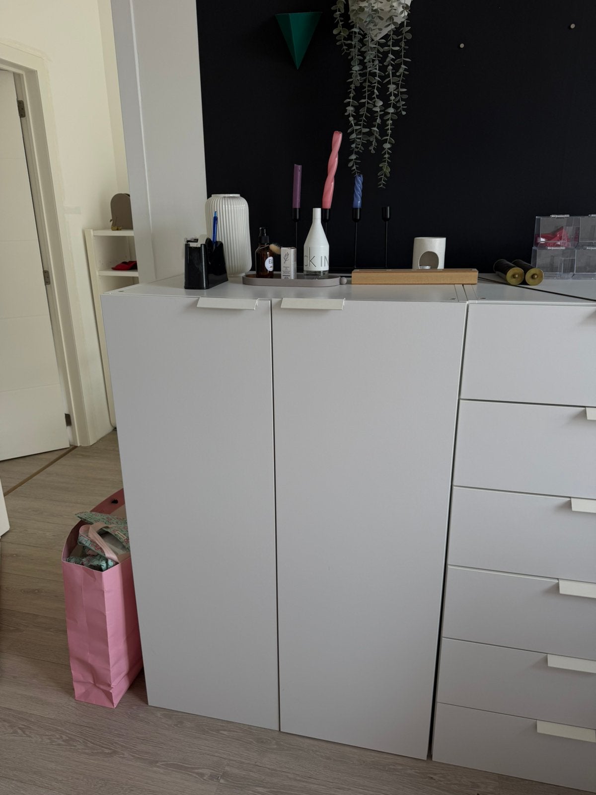1 kledingkast met hanger, Huis en Inrichting, Ophalen, Kunststof, 100 tot 150 cm, 50 tot 100 cm