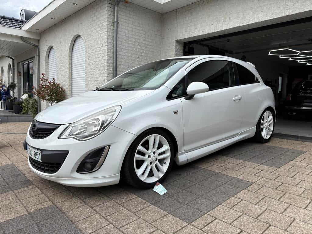 Opel corsa 1.2 benzine uit 2012 met 117.000km, Autos, Opel, Entreprise, Corsa, Apple Carplay, Essence, Euro 5, Enlèvement