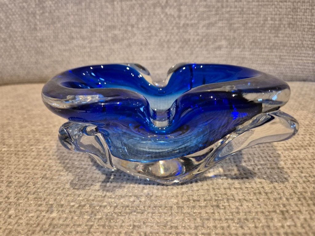 Verfijnde decoratieve asbak in Murano glas kobaltblauw, Enlèvement ou Envoi