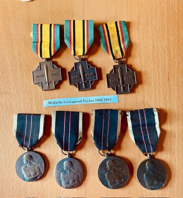 À vendre : 7 médailles, Enlèvement ou Envoi, Autres, Ruban, Médaille ou Ailes