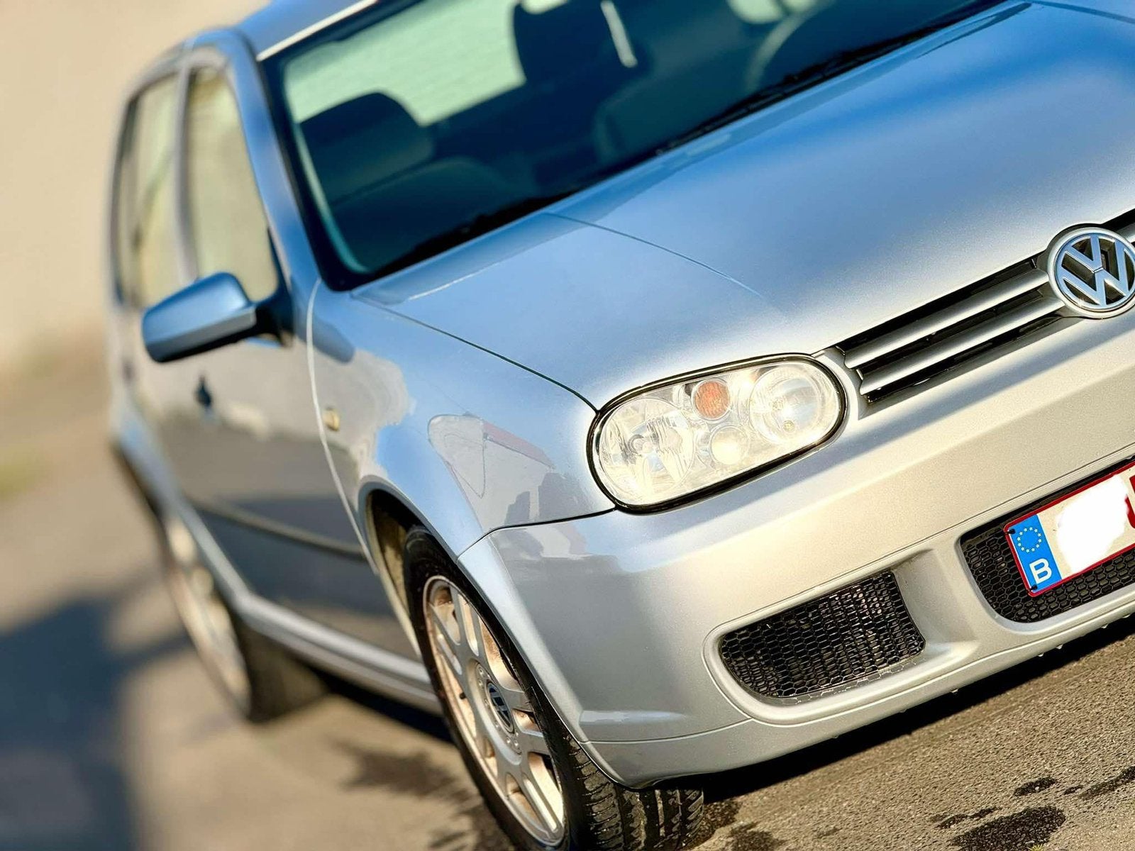 Volkswagen Golf 4 1.6 16V 105 ch – 244.000 km, Argent ou Gris, Boîte manuelle, 5 portes, Tissu