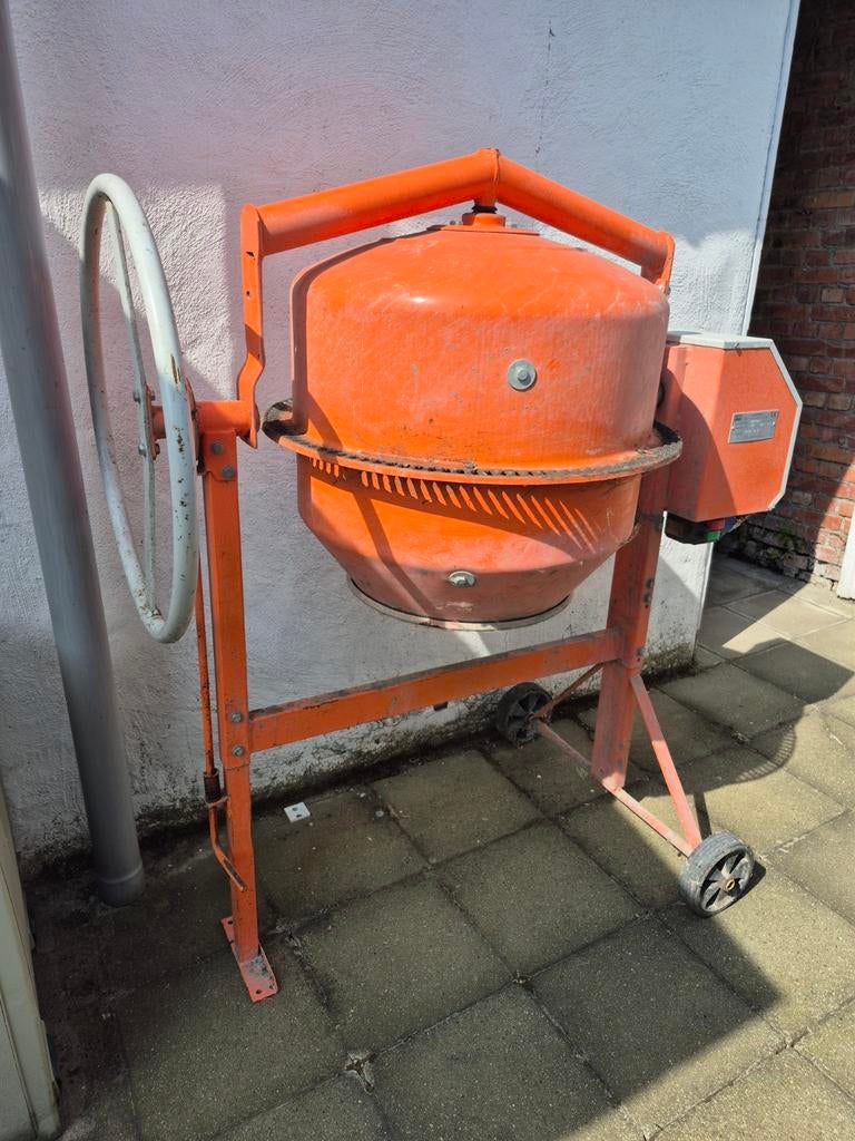 Betonmolen 110 liter, Doe-het-zelf en Bouw, Betonmolens, Ophalen, Gebruikt