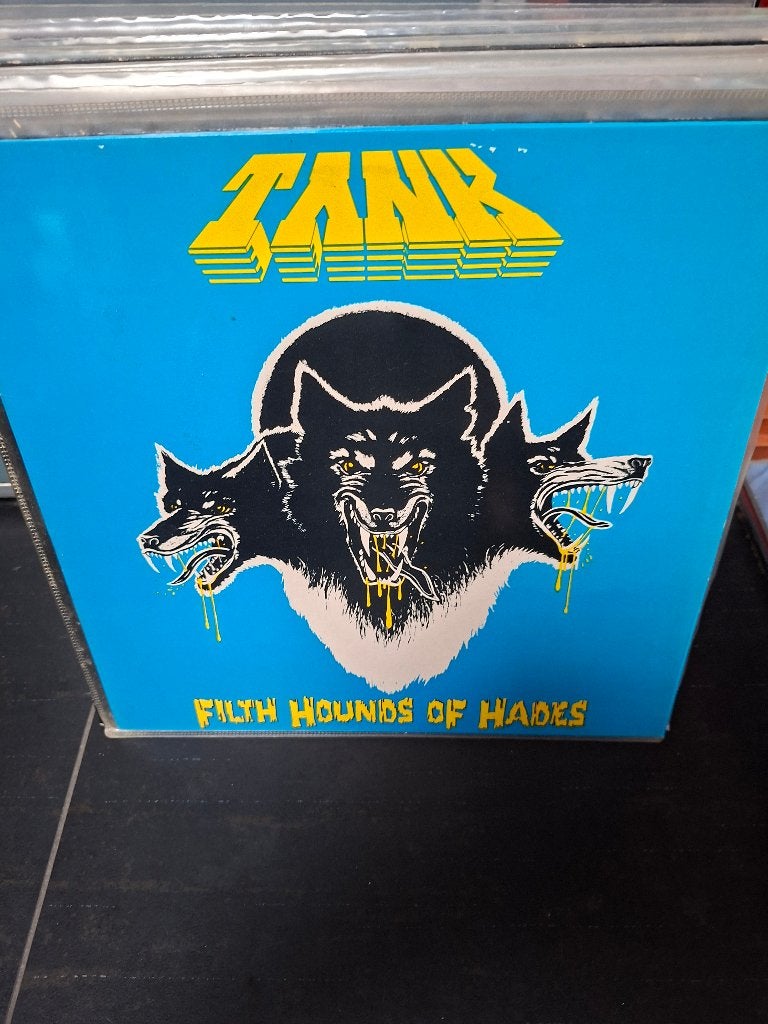 lp - tank - filth hounds of hades - bak 4, CD & DVD, Heavy metal, Enlèvement ou Envoi, Utilisé, Housse de protection extérieure