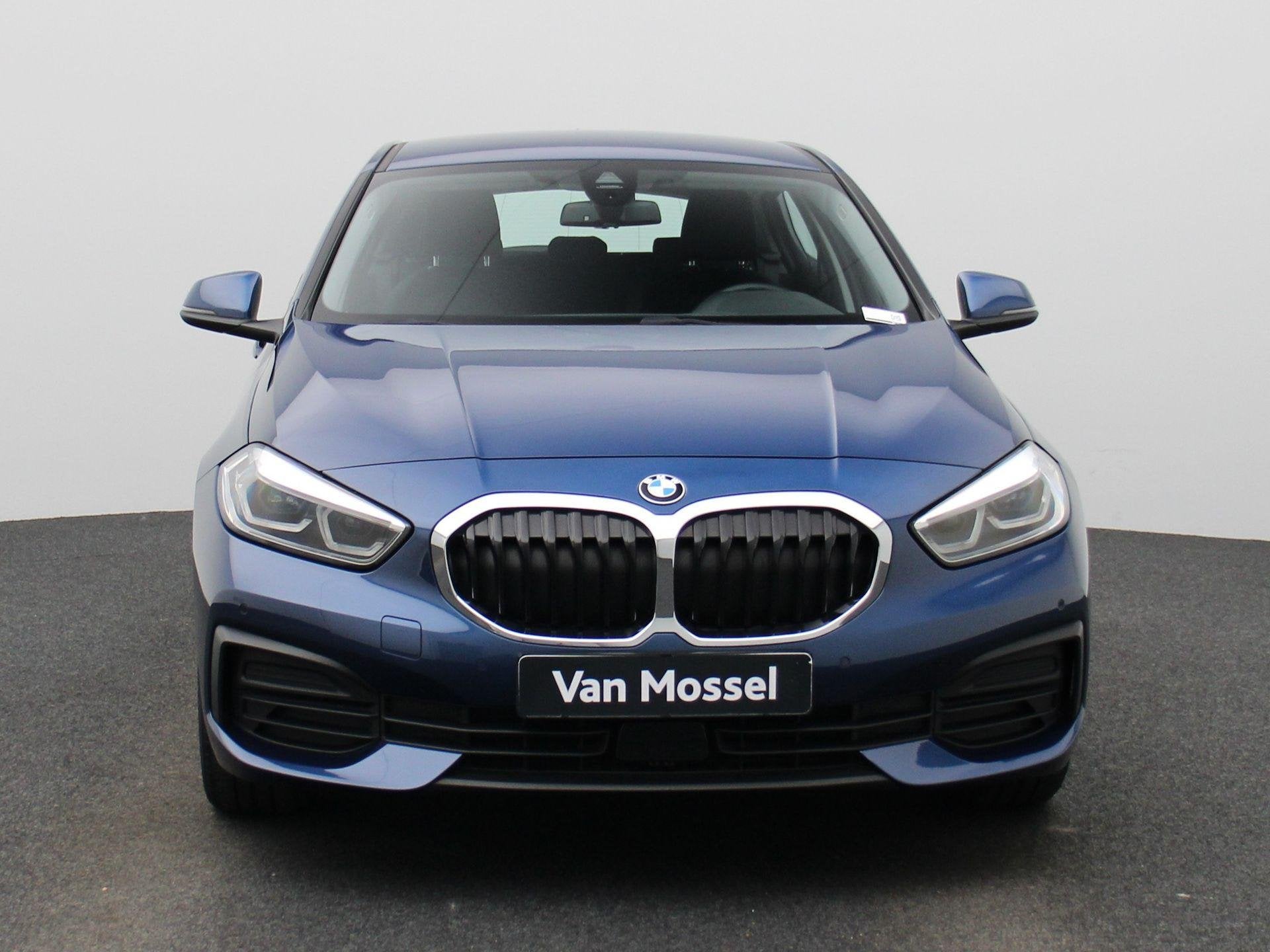 BMW 1 Reeks Hatch 118iA (100 kW), Auto's, Gebruikt, Automatische klimaatregeling, 5 zetels, 3 cilinders