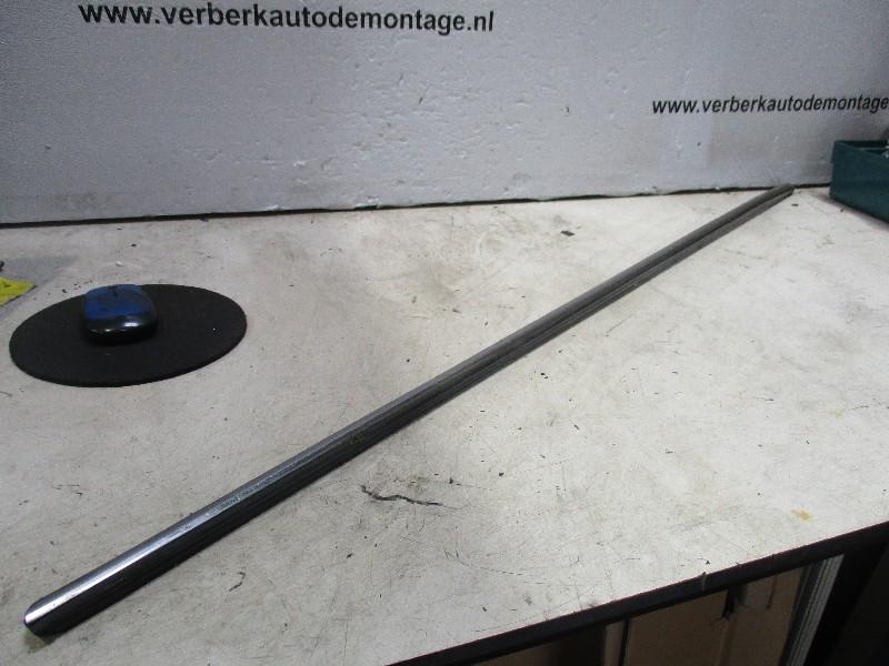 SIERLIJST SPATBORD RECHTS VOOR Mercedes-Benz / 8 (W115), Gebruikt, Voor, Mercedes-Benz
