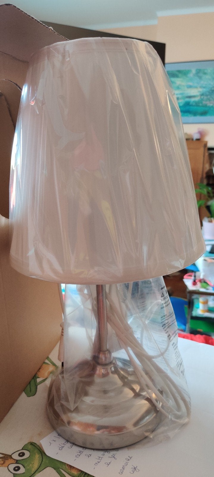Lampe Ikea, Enlèvement