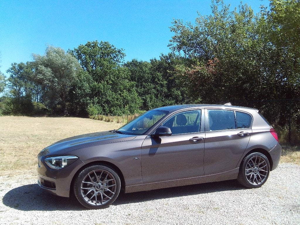 BMW 114d  LEDER 18"ALU "URBAN EDITION" Exclusief In topstaat, Auto's, BMW, Beige, Bruin, Parkeersensor, Leder