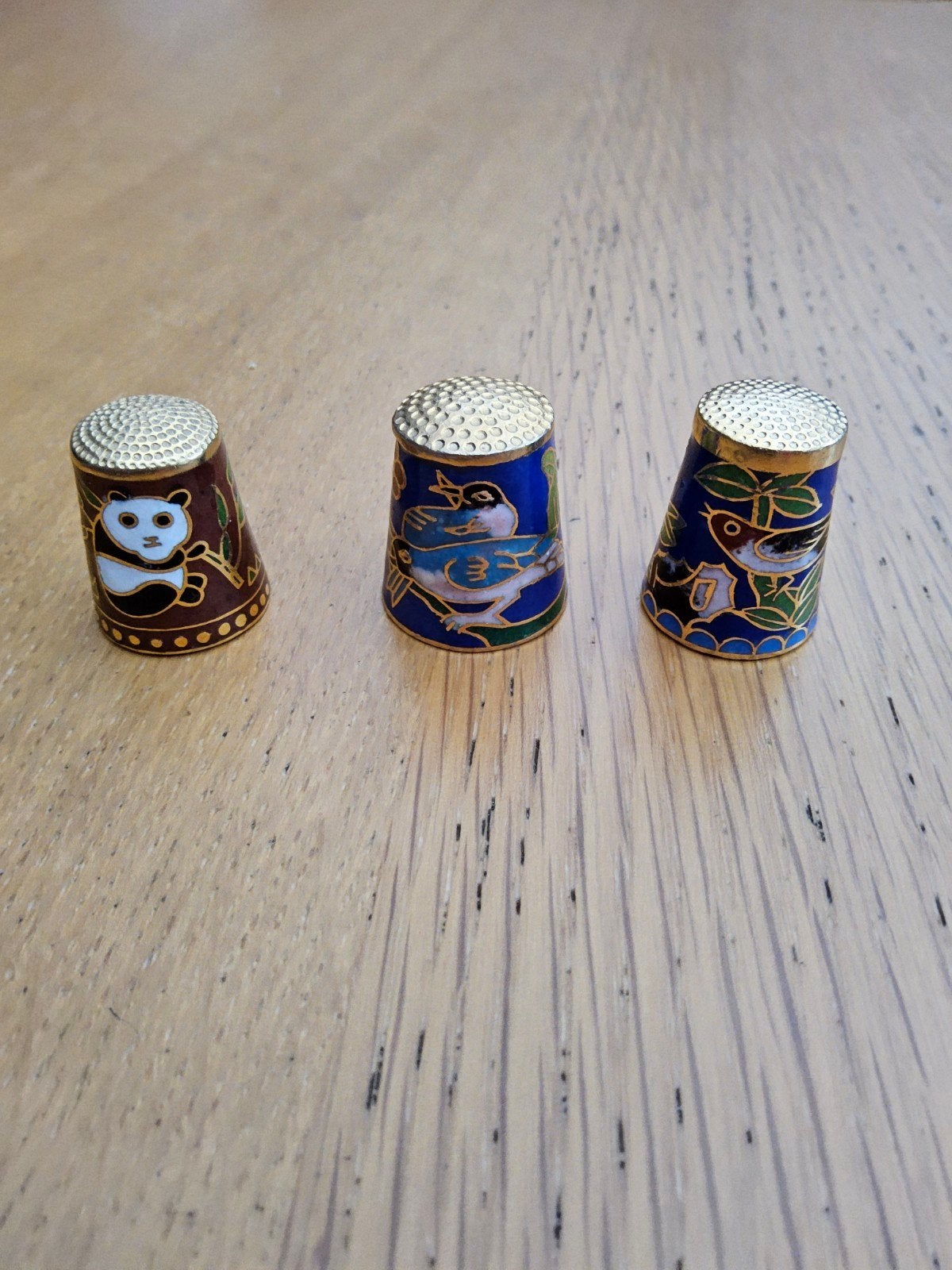 des métal cloisonné, Enlèvement