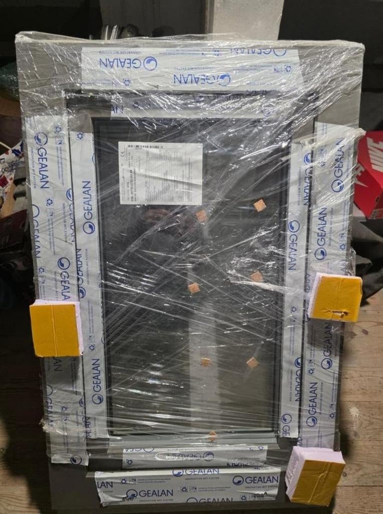 Nieuwe PVC Raam (kiepram), Ophalen