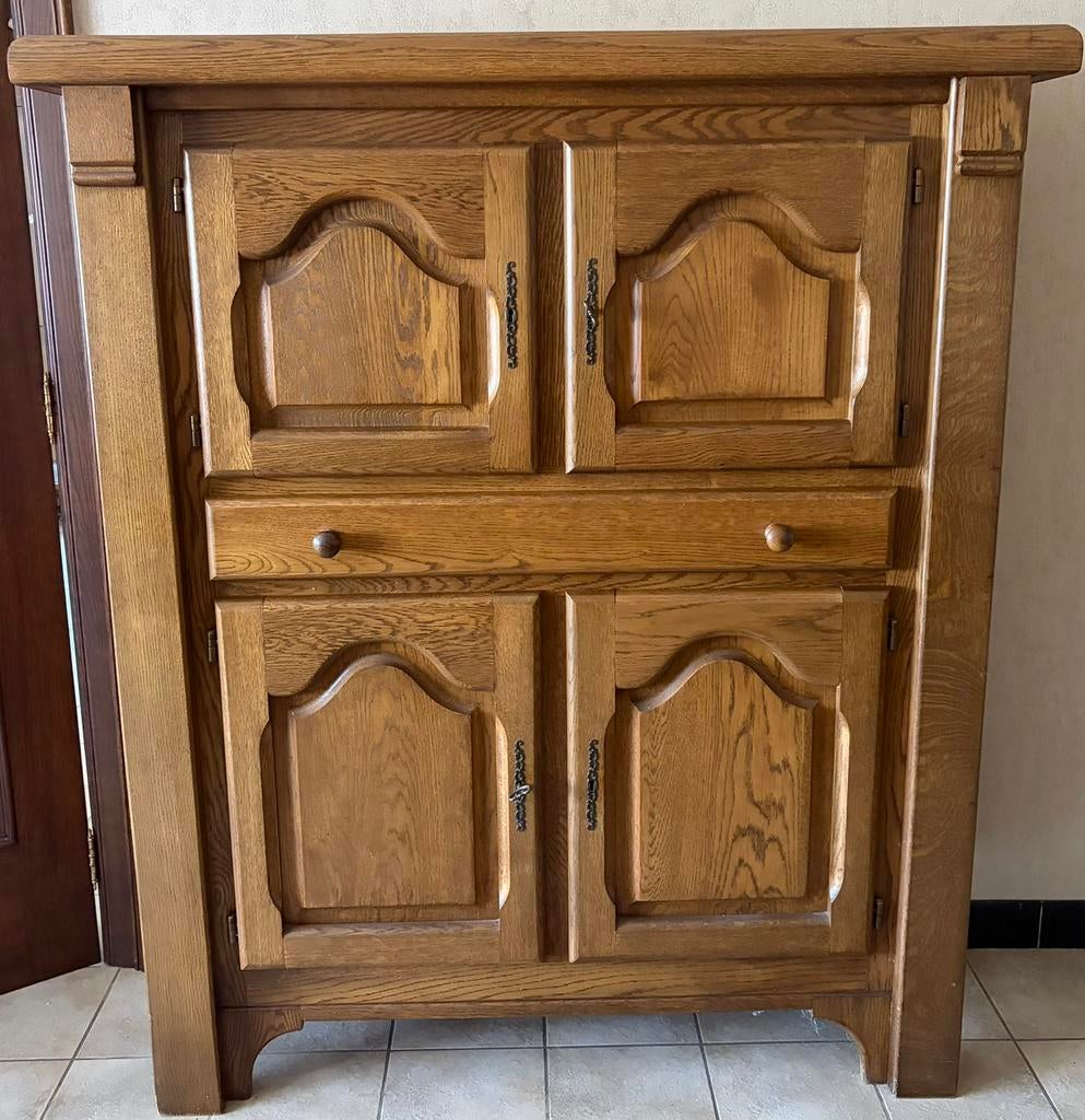 Klassieke houten kast, Enlèvement