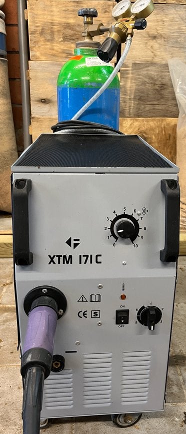 Parweld XTM 171C halfautomatische lasmachine (laspost), Ophalen, Gebruikt, 150 tot 250 ampère, CO2