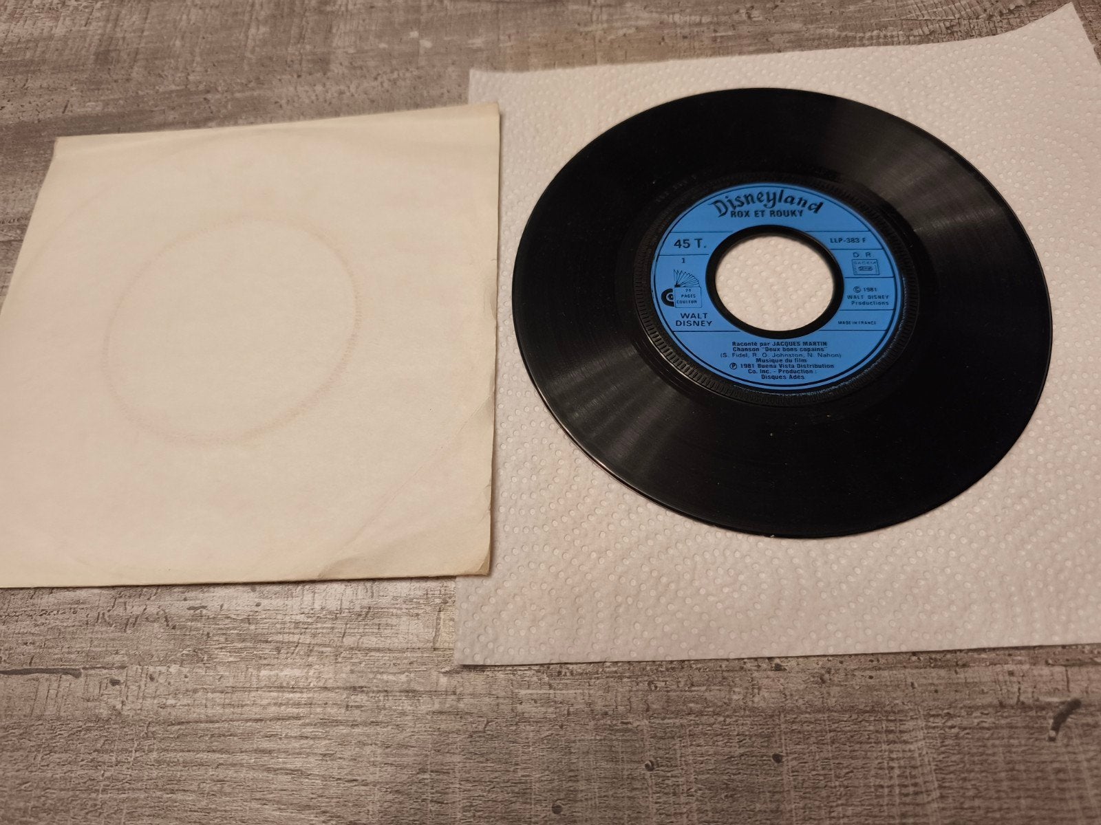Disney – Rox et Rouky – 45 Tours Disneyland Record, Ophalen