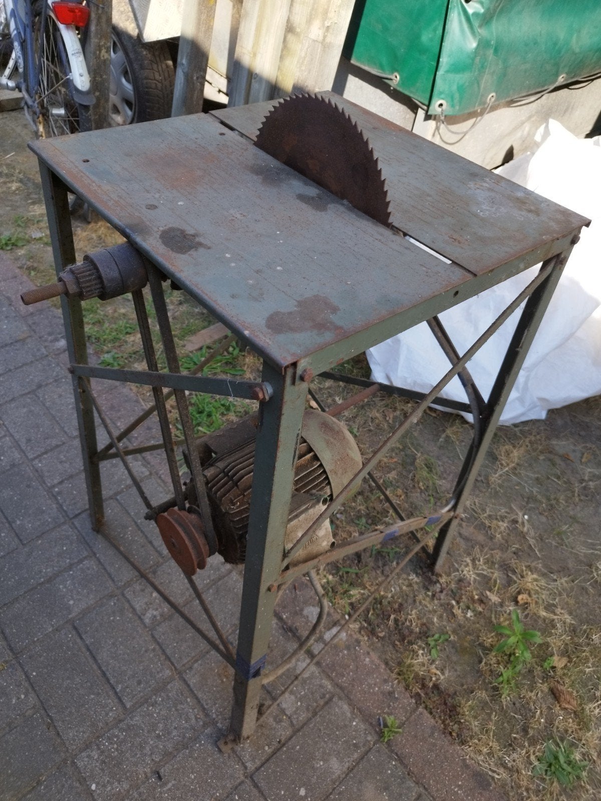 ijzeren tafelzaag, Ophalen