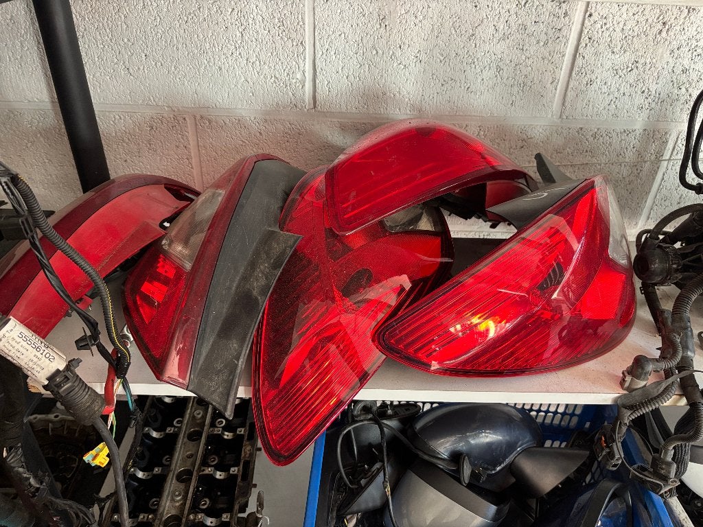 FEU ARRIERE OPEL CORSA D, RUE BRIGADE PIRON 307, Enlèvement, Utilisé, Garage_bila@yahoo.fr