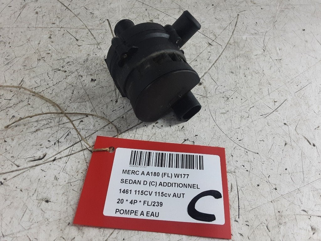 POMPE A EAU Mercedes-Benz A Limousine (177.1) (A2118350364), Mercedes-Benz, Utilisé, Dialog.mb@mercedes-benz.com, Mercedes-Benz AG
