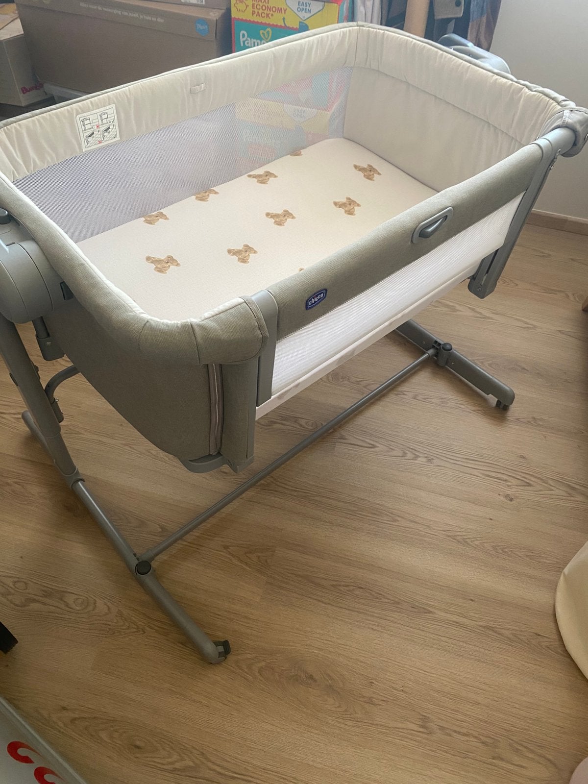 Co sleeper chicco next2me magic evo, Enfants & Bébés, Enlèvement, Comme neuf
