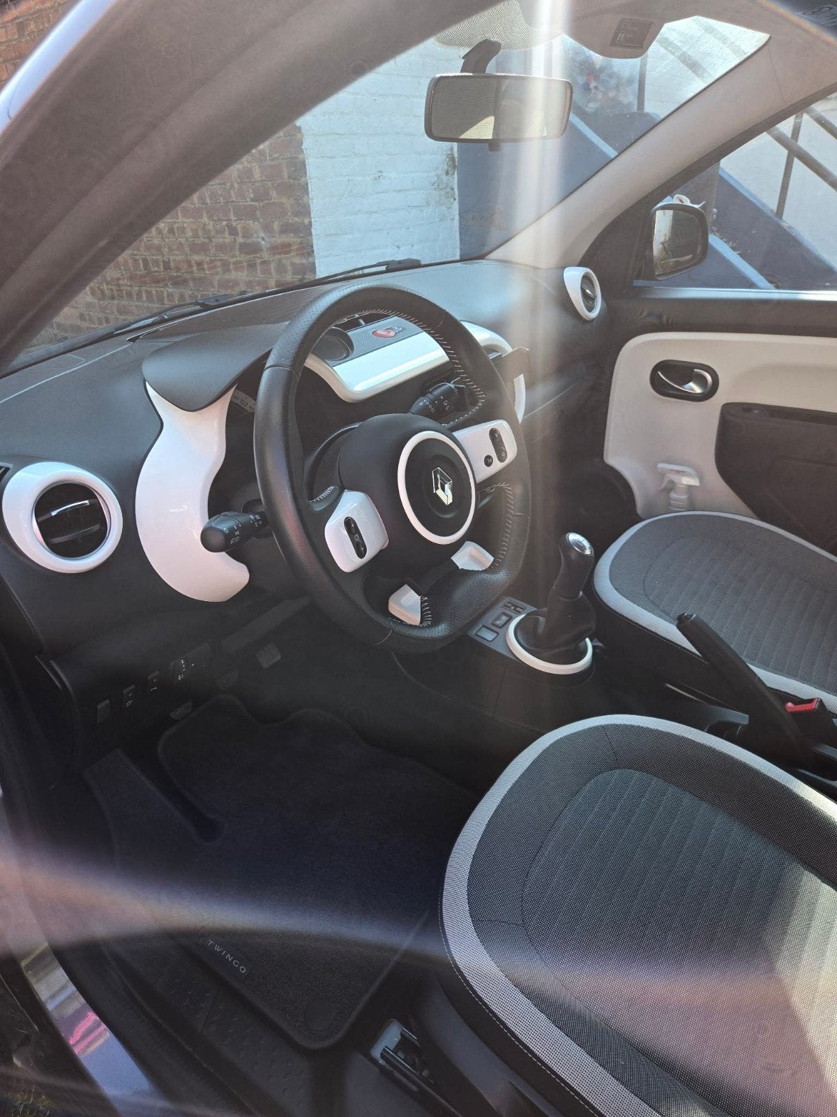 Twingo 2019 INTENS SCE 70 avec car- pass, 999 cm³, Aide au démarrage en côte, Essence, 3 cylindres
