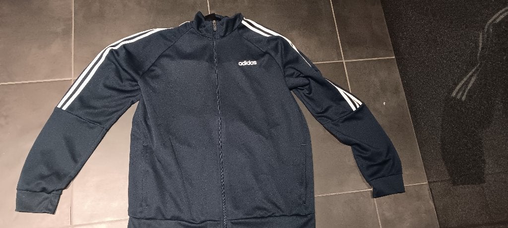 Mooie blauwe trainingsvest xl adidas, Kleding | Heren, Sportkleding, Ophalen, Blauw, Maat 56/58 (XL), Zo goed als nieuw