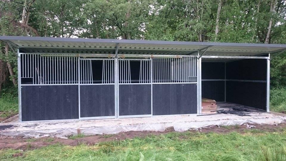 Boxes pour chevaux, boxes extérieurs, écuries extérieures, Animaux & Accessoires, Élevage, 4 chevaux ou poneys ou plus