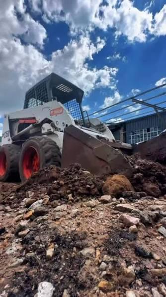Chargeuse Bobcat/Skid Steer + opérateur à louer, Bricolage & Construction, Enlèvement ou Envoi