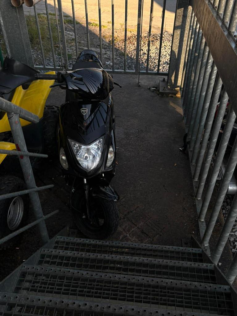scooter a echanger ou a vendre, Enlèvement ou Envoi, Comme neuf