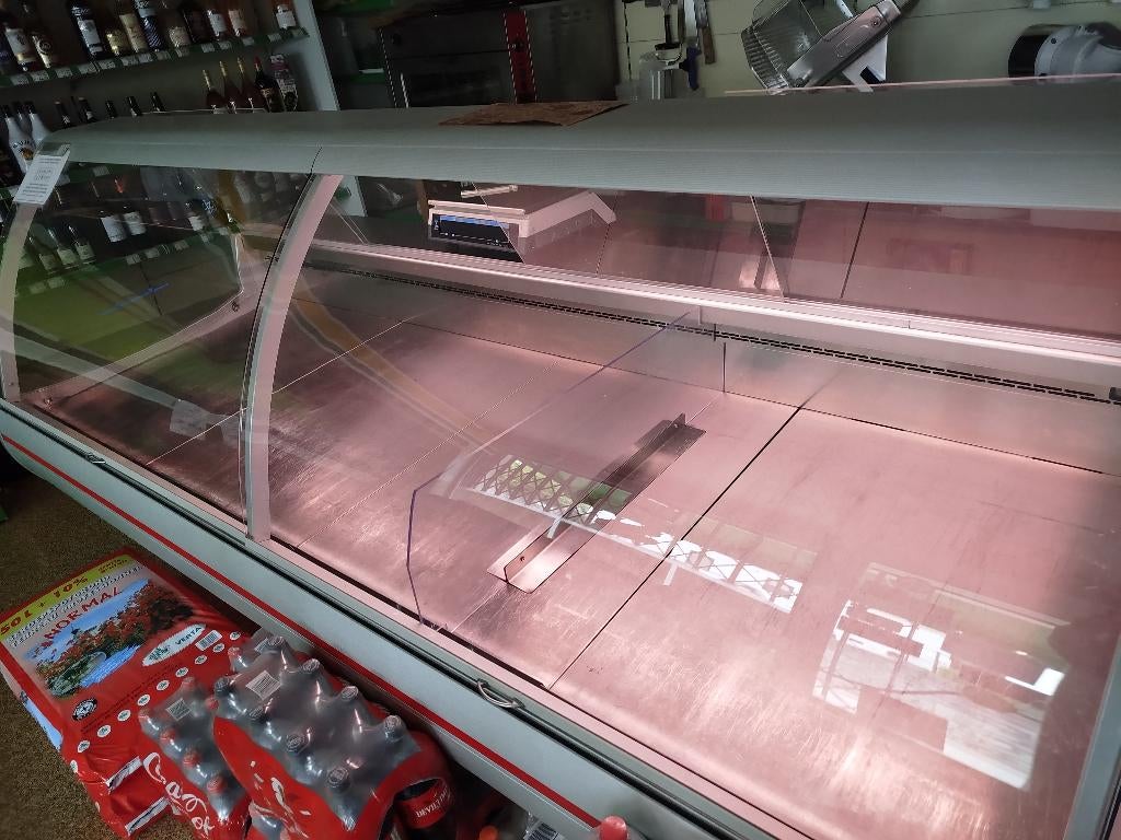 Comptoir frigo magasin, Enlèvement
