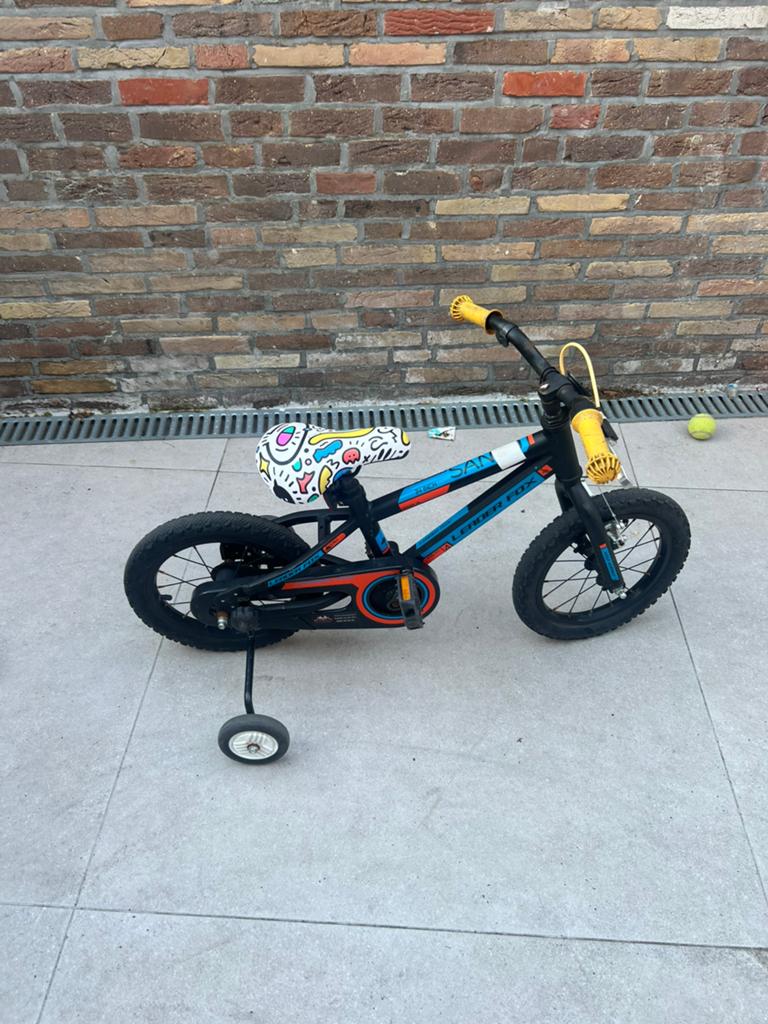 Fiets 14 inch met zijwieltjes, Fietsen en Brommers, Fietsen | Kinderfietsjes, Ophalen, Zo goed als nieuw, Zijwieltjes