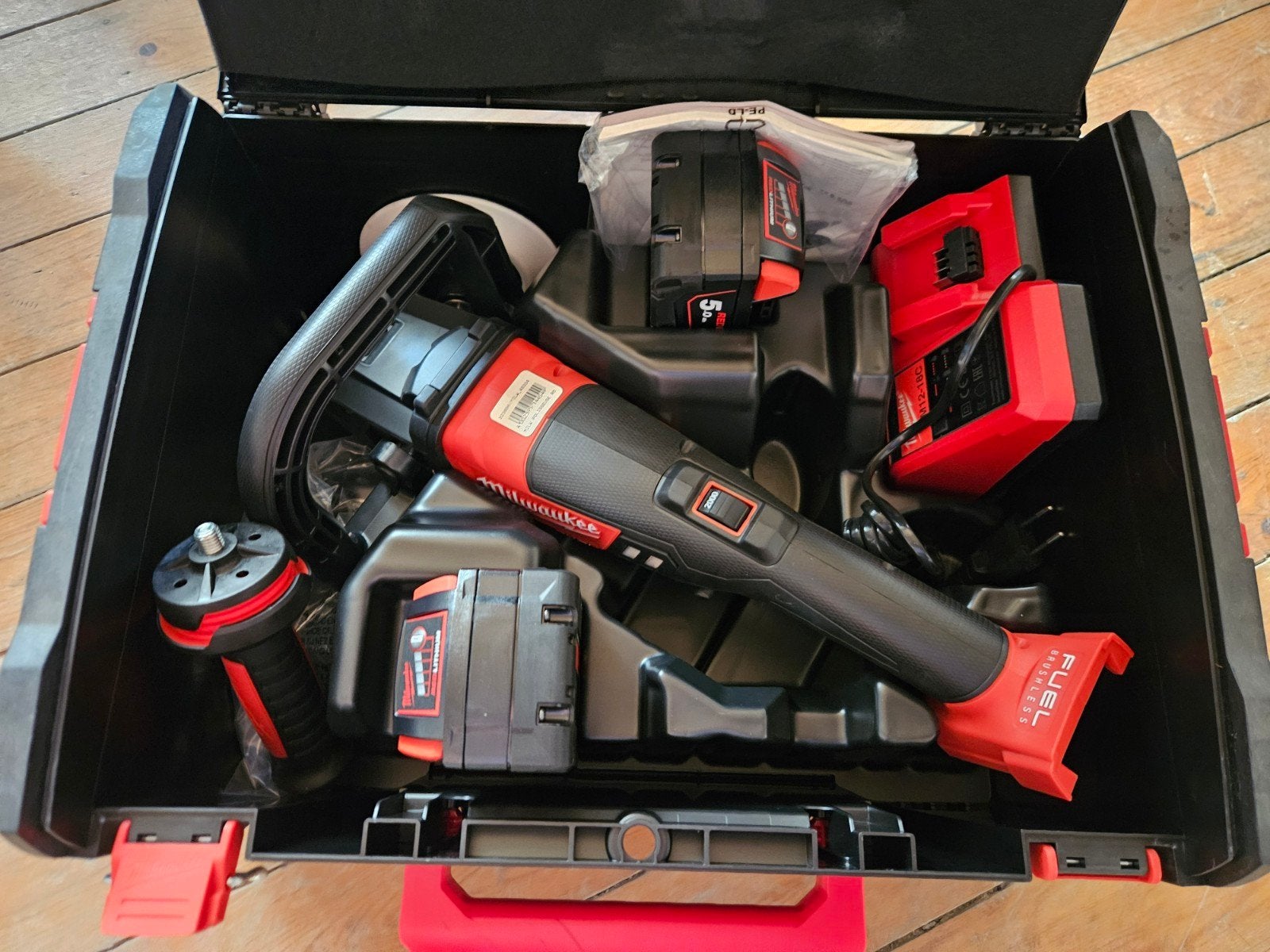 polisseuse d'angle sans fil Milwaukee M18 FAP180, Ophalen, Nieuw, 600 tot 1200 watt, Excentrische schuurmachine