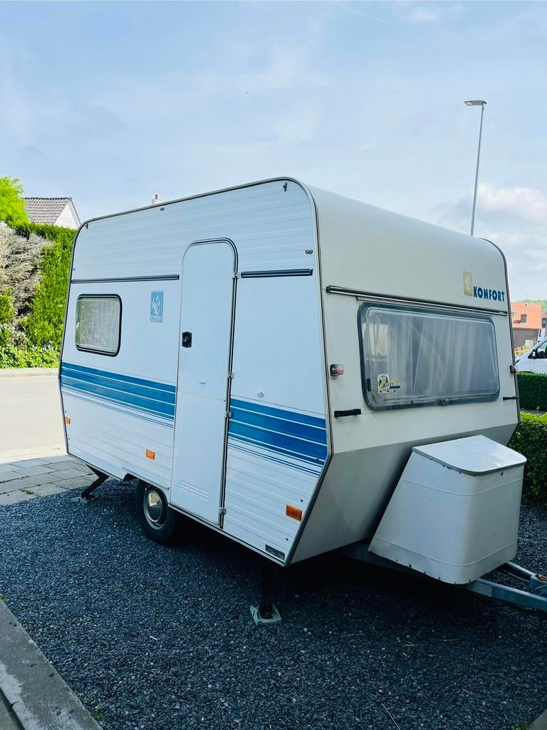 Gerenoveerde caravan mtm750 kg , keuring vrij, Openslaande ramen, Knaus, 2 aparte bedden, Tot 500 kg