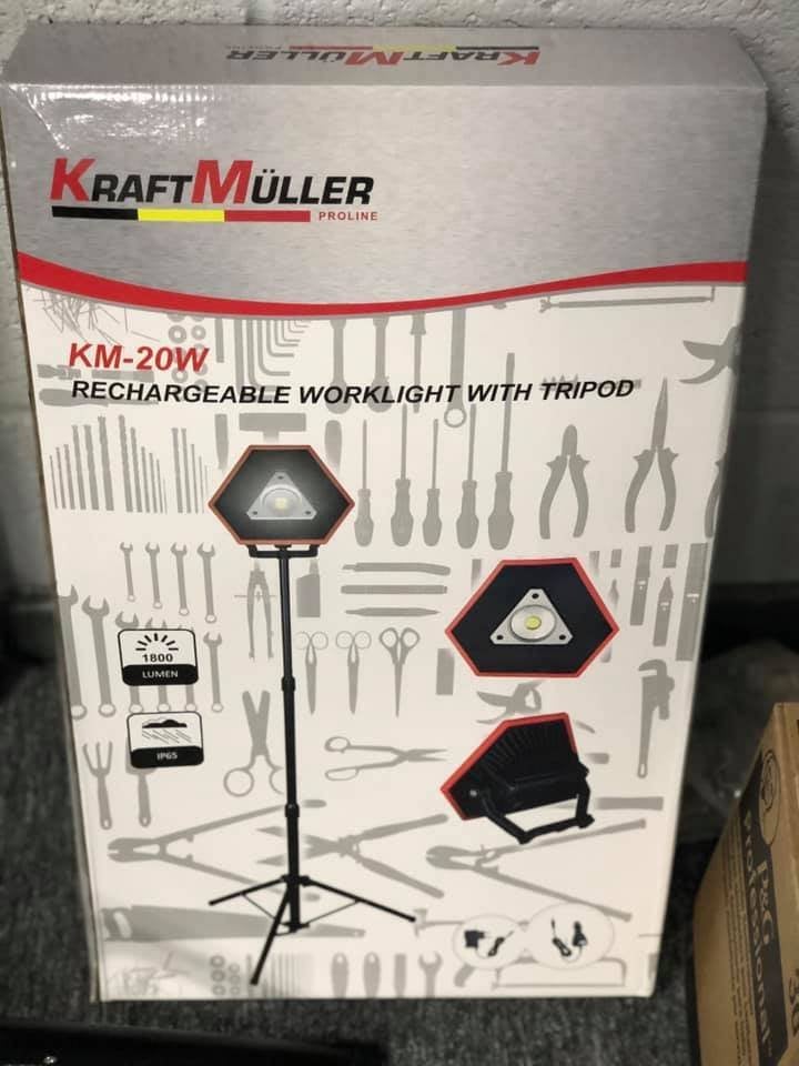 Grand phare de travail avec son pied KRAFTMULLER., Bricolage & Construction, Établis, Neuf, Enlèvement