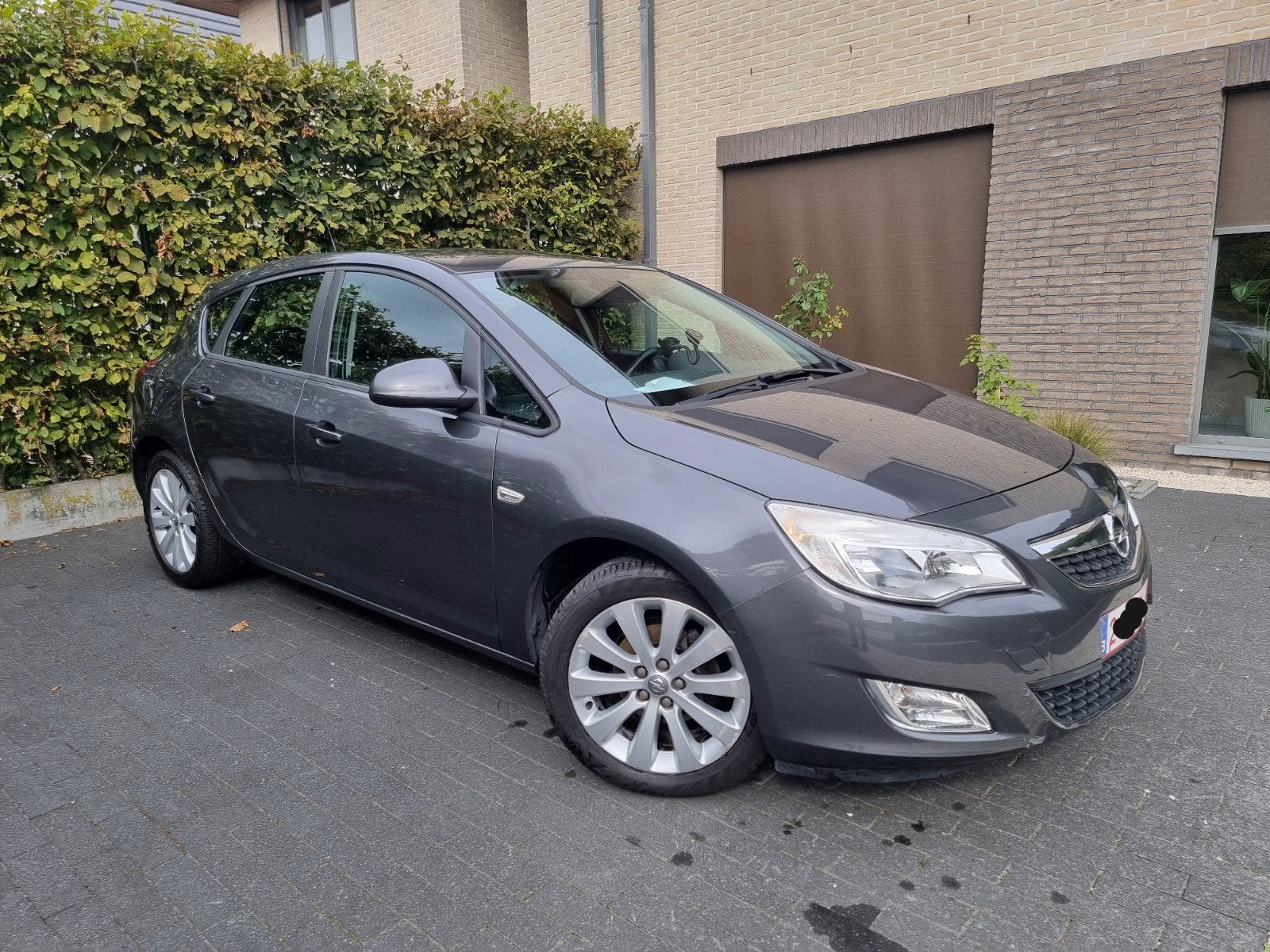 Opel astra j 2010 / 1.6 Essence / 146 000km, Euro 5, Boîte manuelle, 5 portes, 5 places
