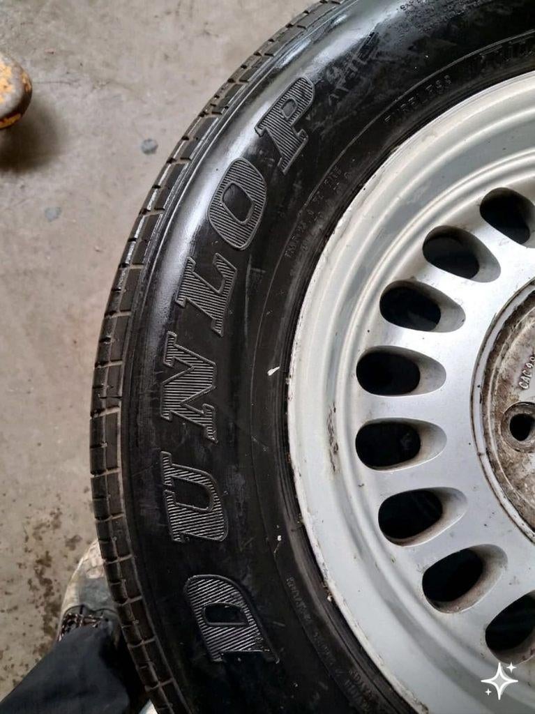 Lot de 4 jantes + pneus DUNLOP 220/65 – 50€, Autos : Pièces & Accessoires, Pneus & Jantes, Enlèvement ou Envoi, Utilisé, Pneu(s)