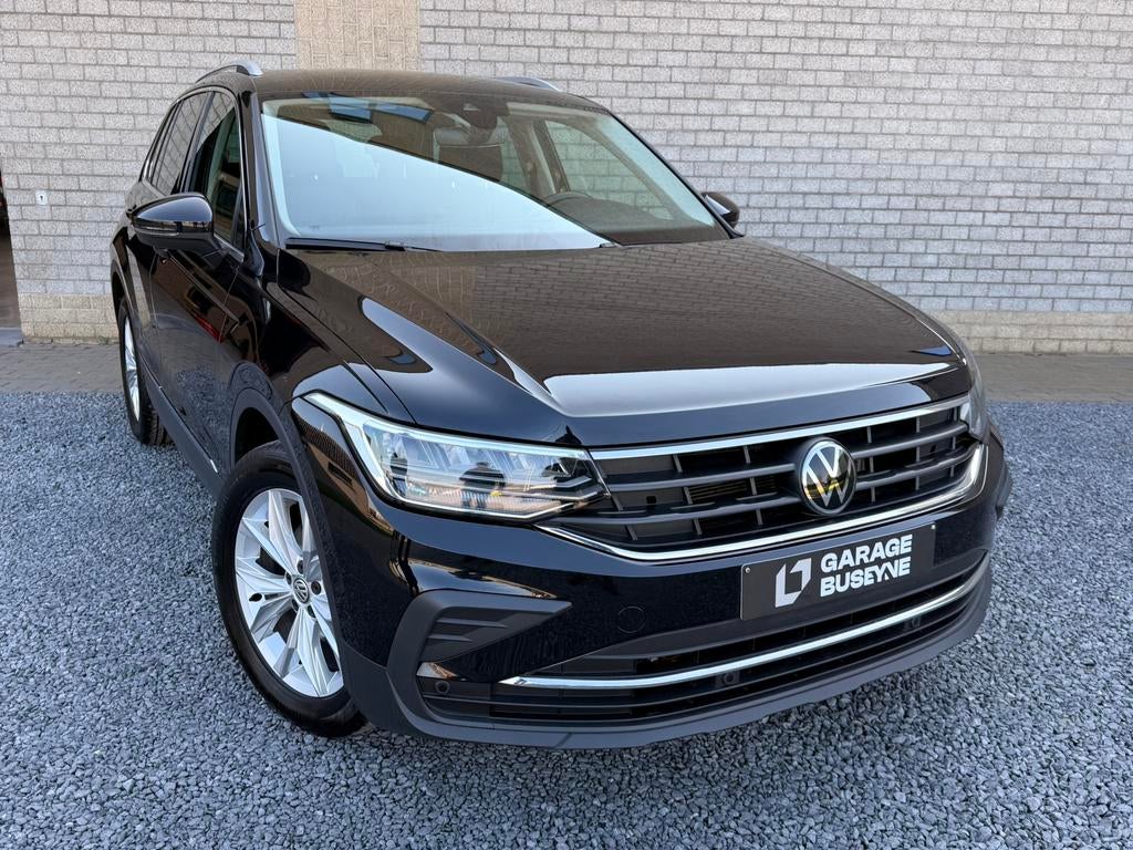 Volkswagen Tiguan / 2023 / 62000km / 1.5TSI / automaat, Auto's, Volkswagen, Stof, 4 cilinders, Zwart, Bedrijf
