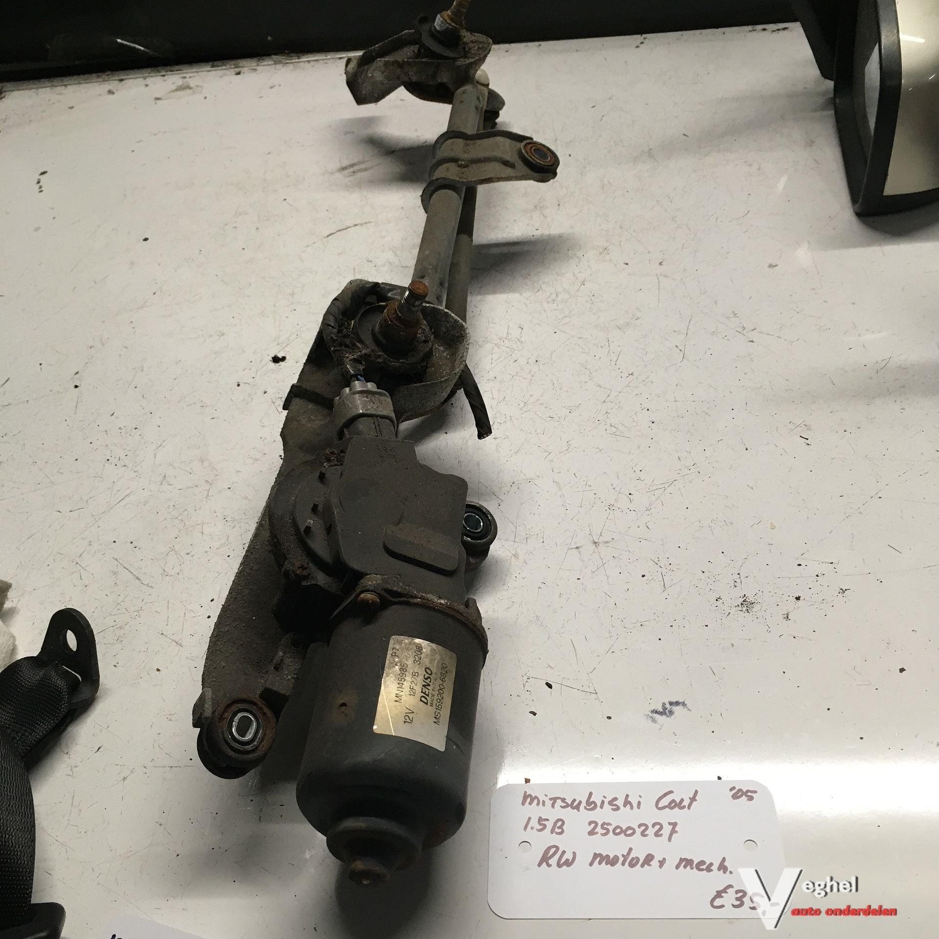 Mitsubishi Colt 1.5B   3drs  kleurcode: 01D 2005 2500227  Ru, -, Utilisé, -, -