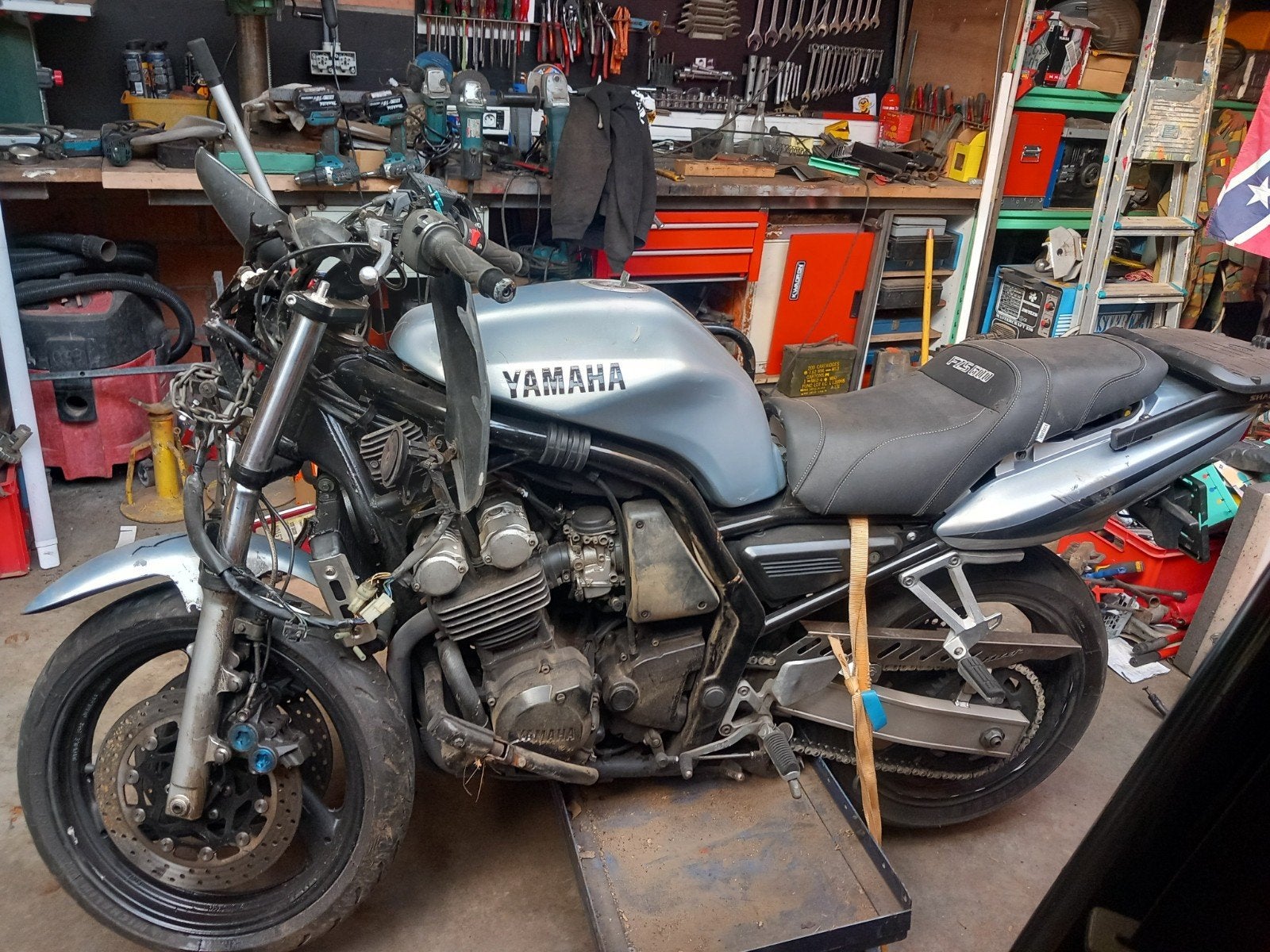 Yamaha fazer 600, Motoren, Ophalen