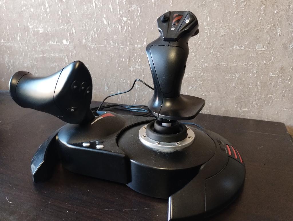 Thrustmaster flight controler, Computers en Software, Joysticks, Gebruikt, Ophalen of Verzenden