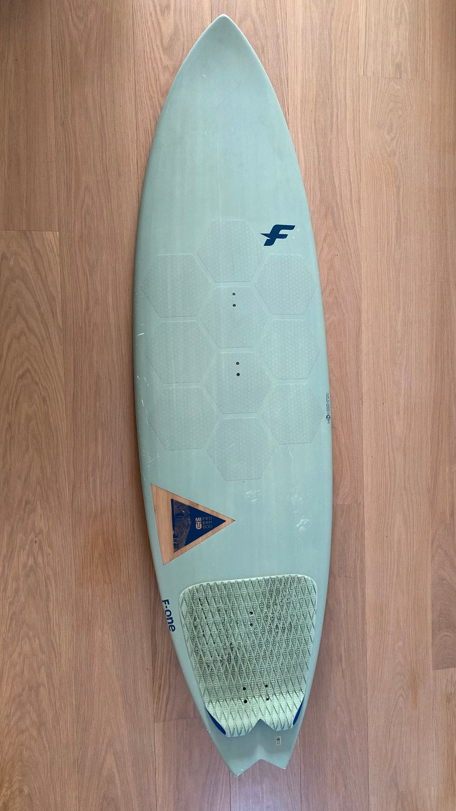 Surf F-one Mitu 5’6, Directionnel, Enlèvement, Utilisé, Planche de kite