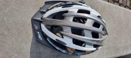 zwart met grijze fietshelm van MET, Ophalen of Verzenden, Gebruikt, Heer of Dame, MET