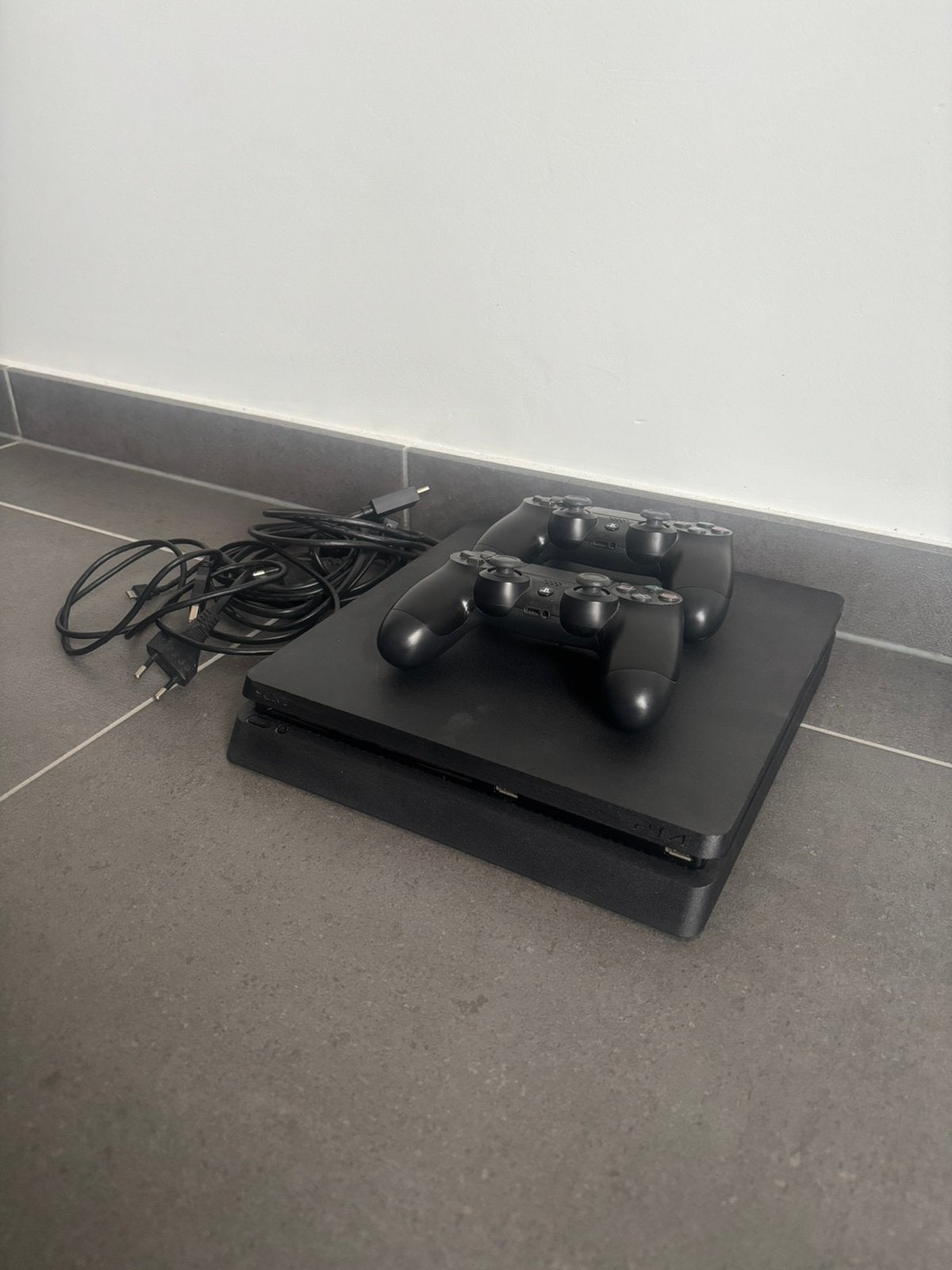 PlayStation 4 met games, Ophalen, Met 2 controllers, Slim, 500 GB