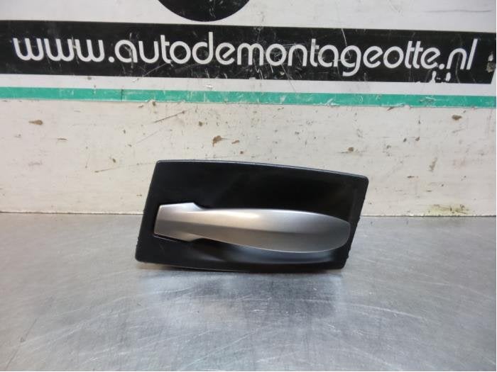 Portiergreep 4Deurs links-voor van een BMW 5-Serie (5-Serie, Gebruikt, -, -, Ophalen of Verzenden