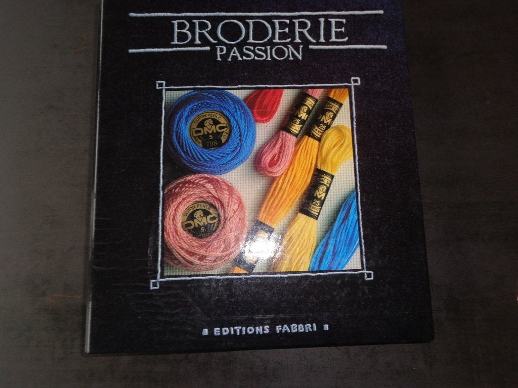 Farde "Broderie passion" avec les calques, Hobby & Loisirs créatifs, Enlèvement