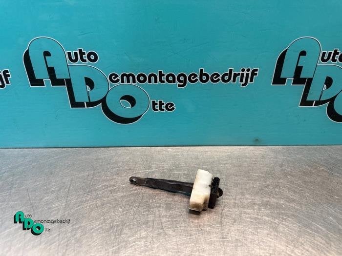 Butée 4portes avant gauche d'un Suzuki Ignis (Ignis J. 99-), -, 3 mois de garantie, Utilisé, -