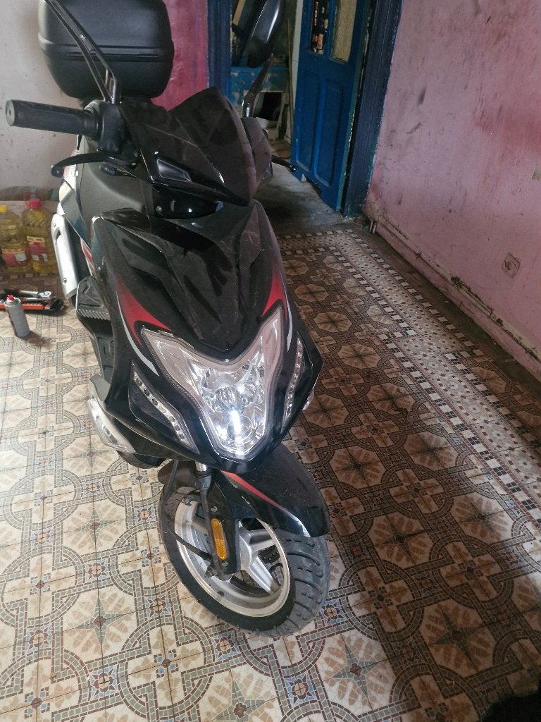 Scooter ksr rs 800, Fietsen en Brommers, Ophalen, Gebruikt, Ksr, Klasse A (25 km/u)