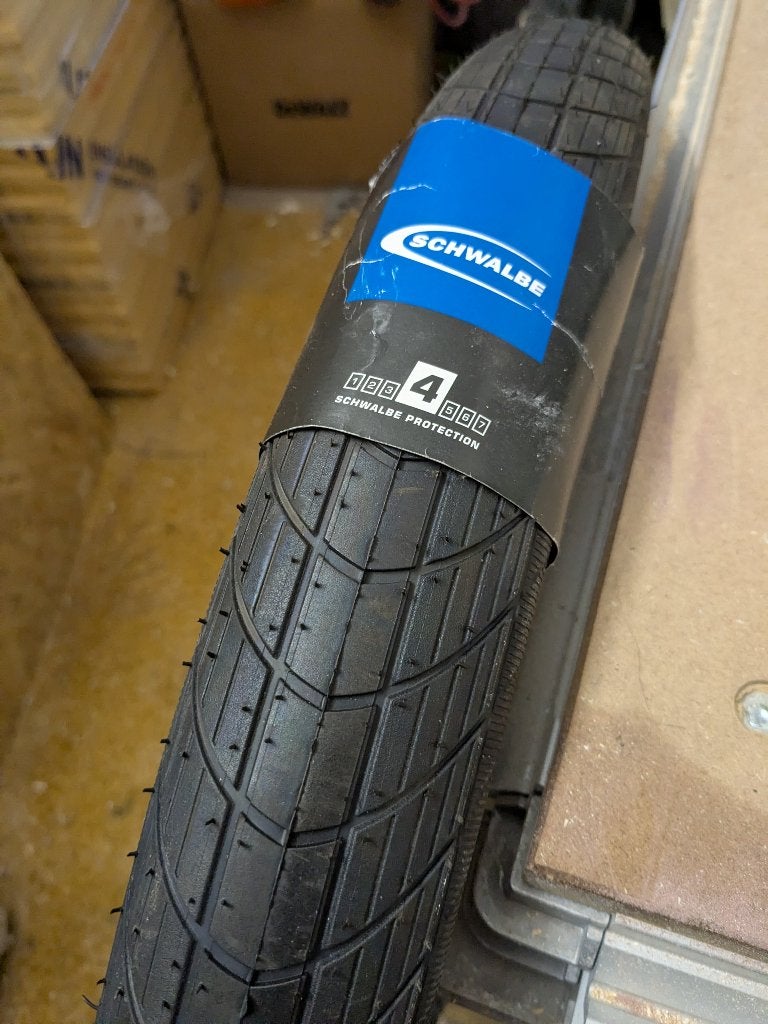 2 Pneus Schwalbe Big Apple 28x2.35, Vélos & Vélomoteurs, Vélos Pièces, Neuf, Caoutchouc, Enlèvement, Bakfiets
